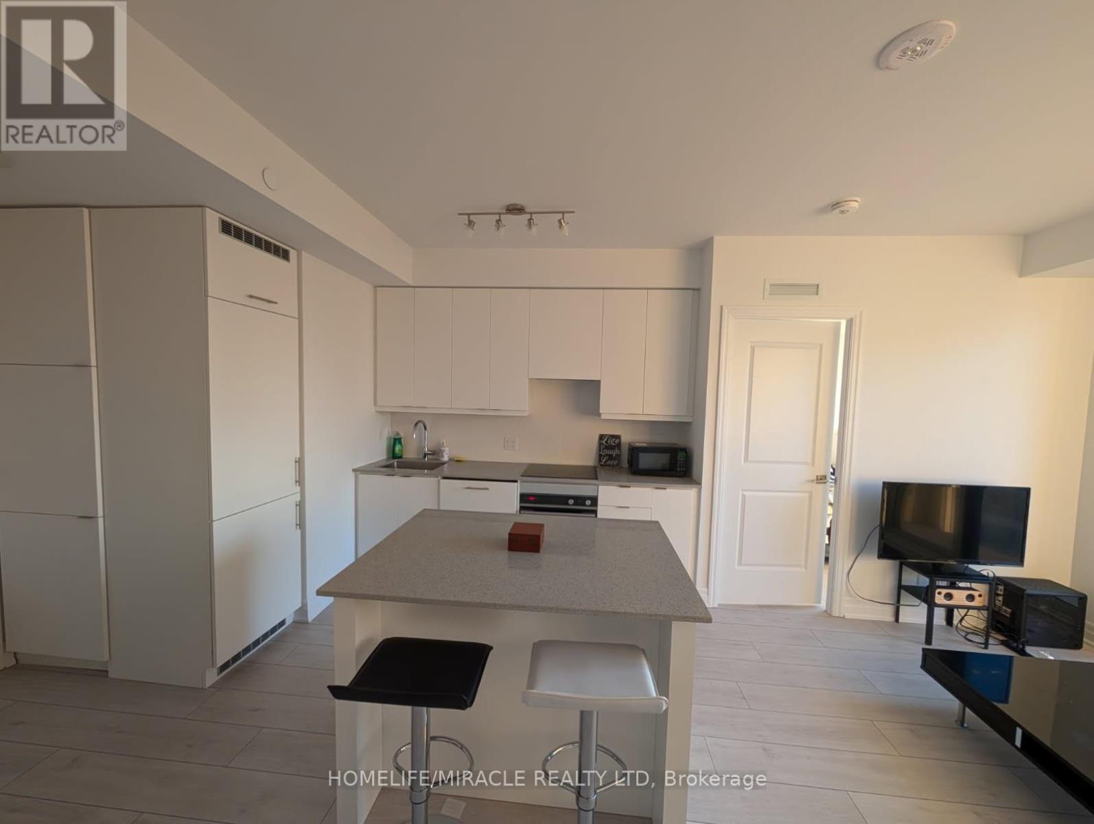 2601 - 30 Elm Drive W, Mississauga, Ontario  L5B 0N6 - Photo 5 - W12499470