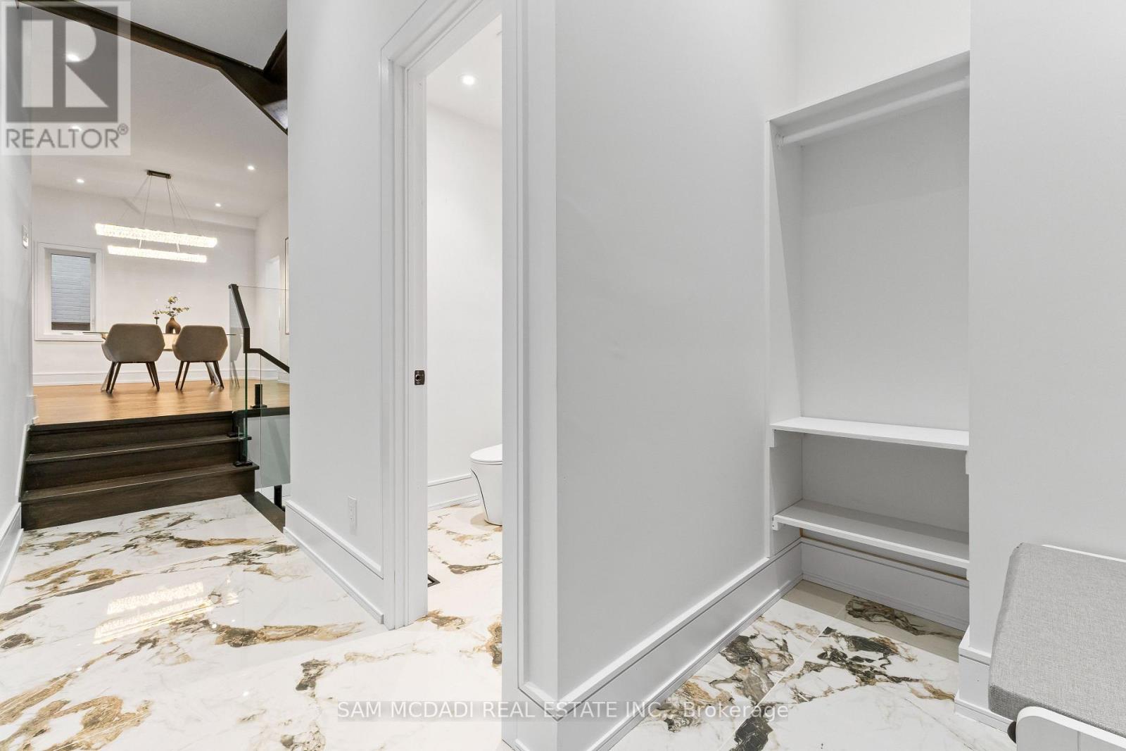 193 Mateo Place, Mississauga (Cooksville), Ontario  L5A 0A5 - Photo 15 - W12499488