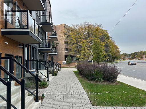 110 - 400 The East Mall, Toronto, Ontario  M9B 3Z9 - Photo 4 - W12499494