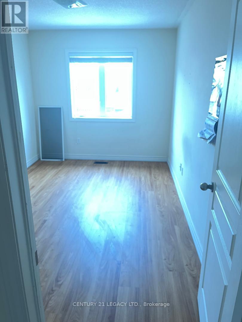 16 Saint Dennis Road, Brampton, Ontario  L6R 3W5 - Photo 10 - W12499512