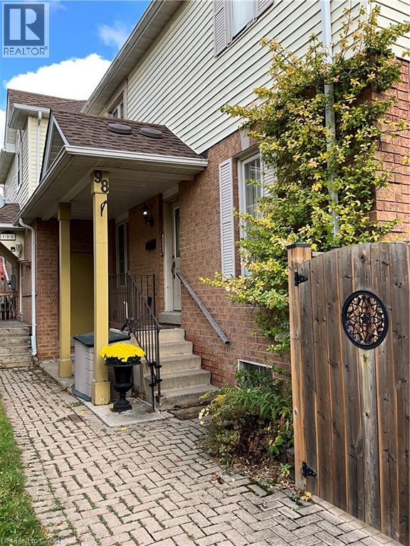 98 FELLOWES Crescent, Waterdown, Ontario