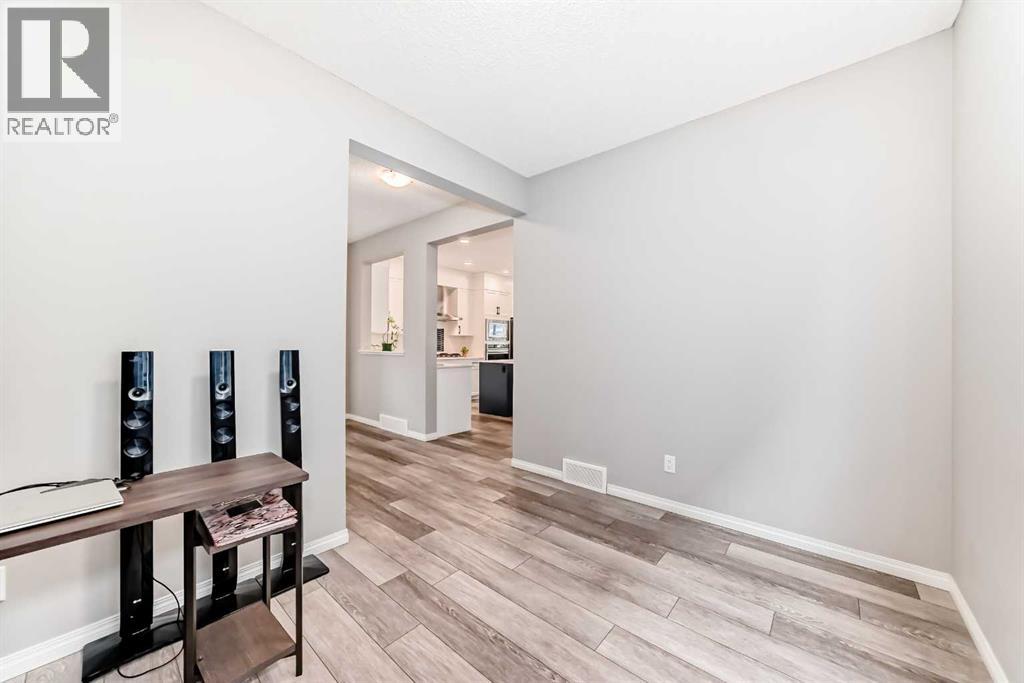 210 Heartland Avenue, Cochrane, Alberta  T4C 2P9 - Photo 20 - A2235652