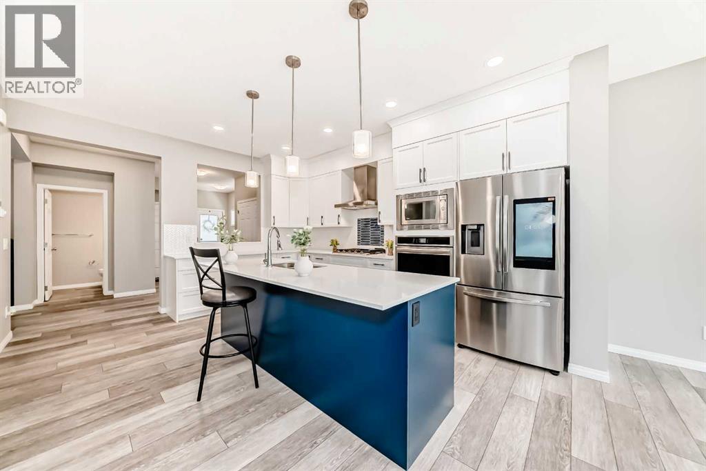 210 Heartland Avenue, Cochrane, Alberta  T4C 2P9 - Photo 5 - A2235652