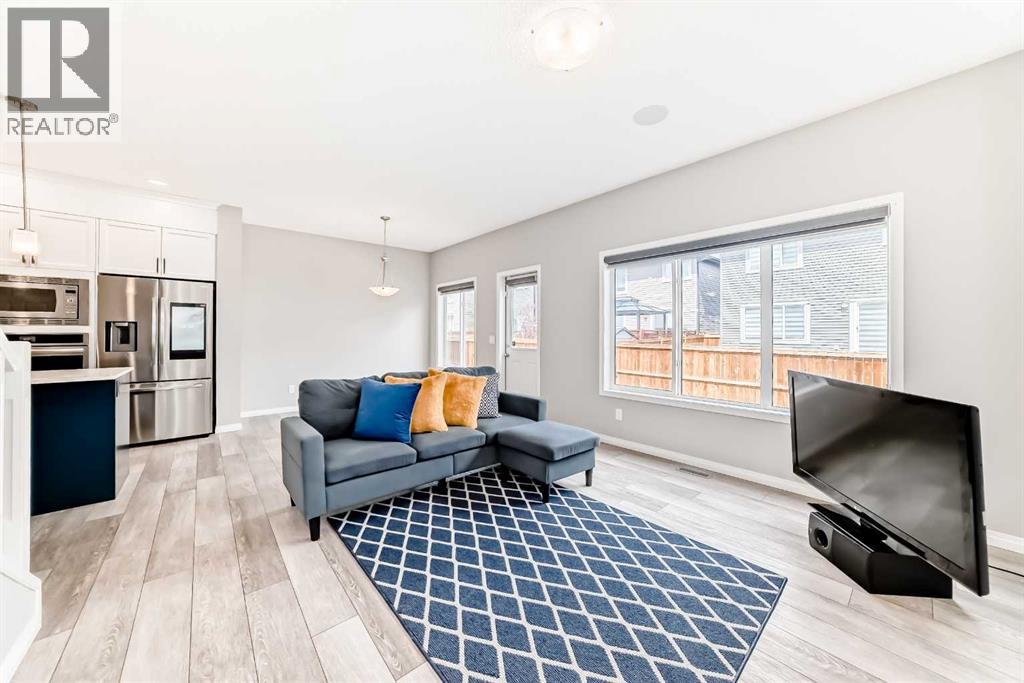 210 Heartland Avenue, Cochrane, Alberta  T4C 2P9 - Photo 18 - A2235652