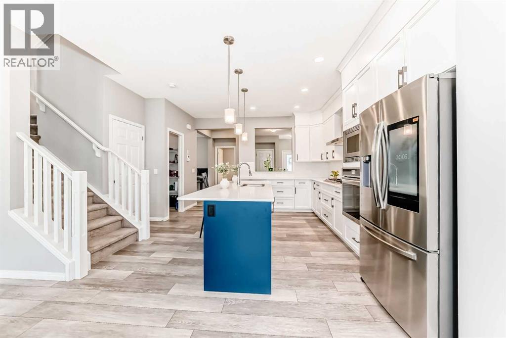 210 Heartland Avenue, Cochrane, Alberta  T4C 2P9 - Photo 6 - A2235652