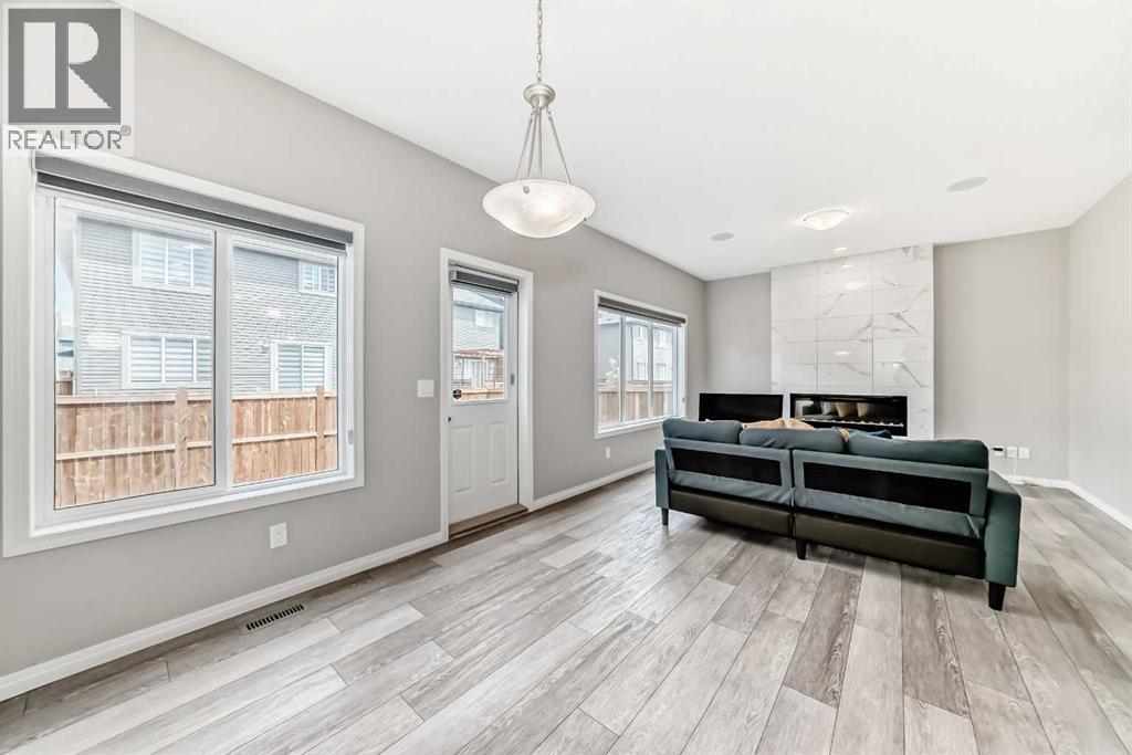 210 Heartland Avenue, Cochrane, Alberta  T4C 2P9 - Photo 14 - A2235652