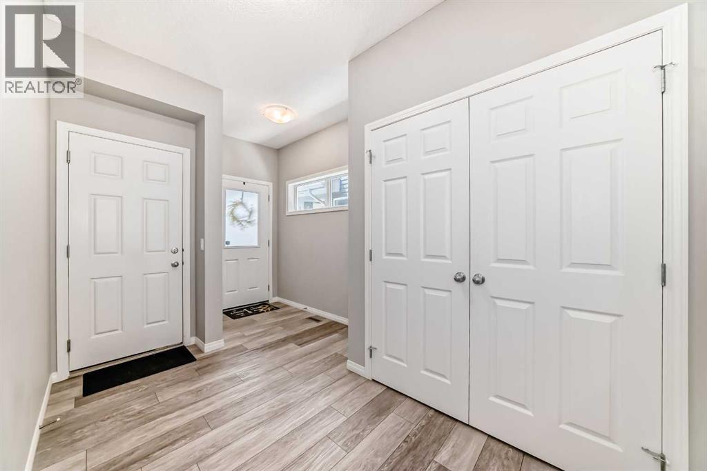 210 Heartland Avenue, Cochrane, Alberta  T4C 2P9 - Photo 3 - A2235652