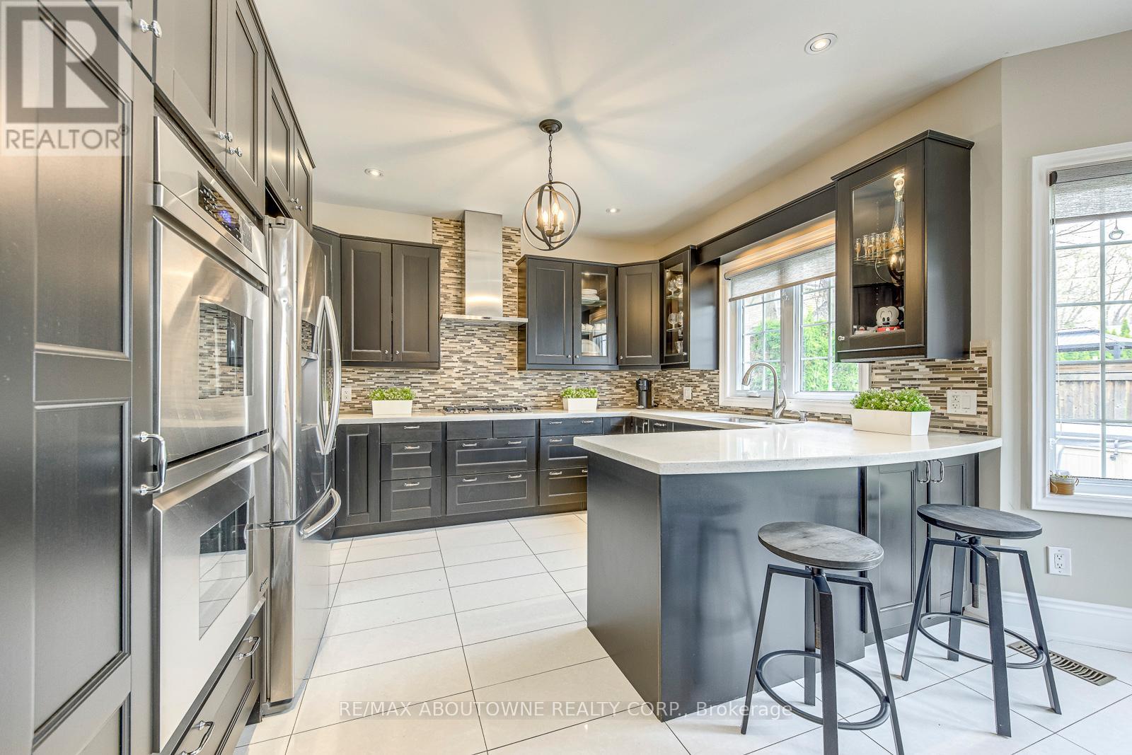 20 Vinegar Hill Street, Hamilton (Waterdown), Ontario  L0R 2H0 - Photo 17 - X12499516