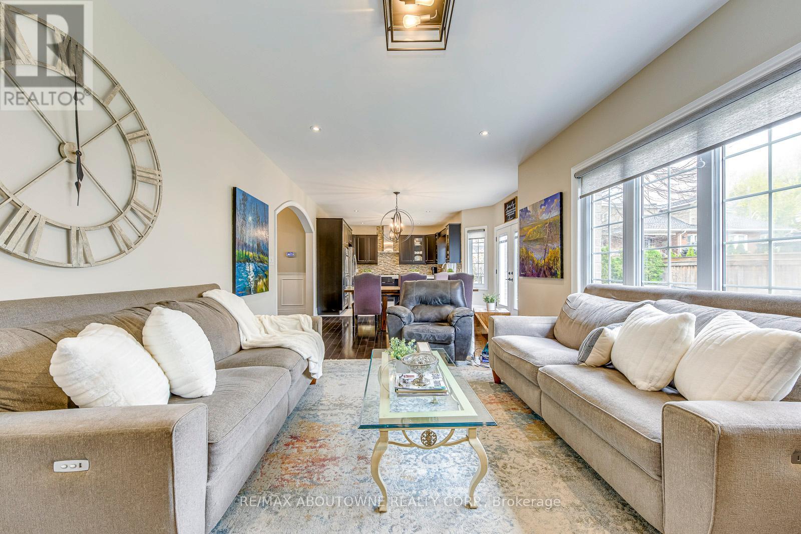 20 Vinegar Hill Street, Hamilton (Waterdown), Ontario  L0R 2H0 - Photo 23 - X12499516