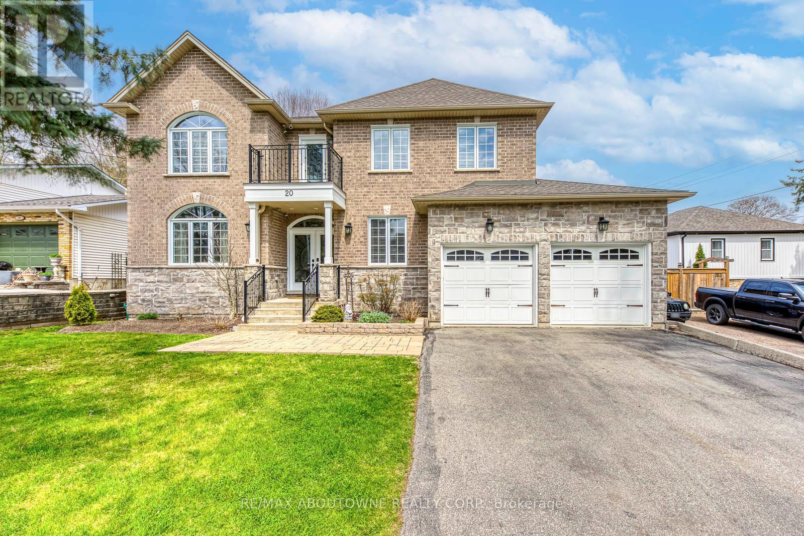 20 Vinegar Hill Street, Hamilton (Waterdown), Ontario  L0R 2H0 - Photo 3 - X12499516