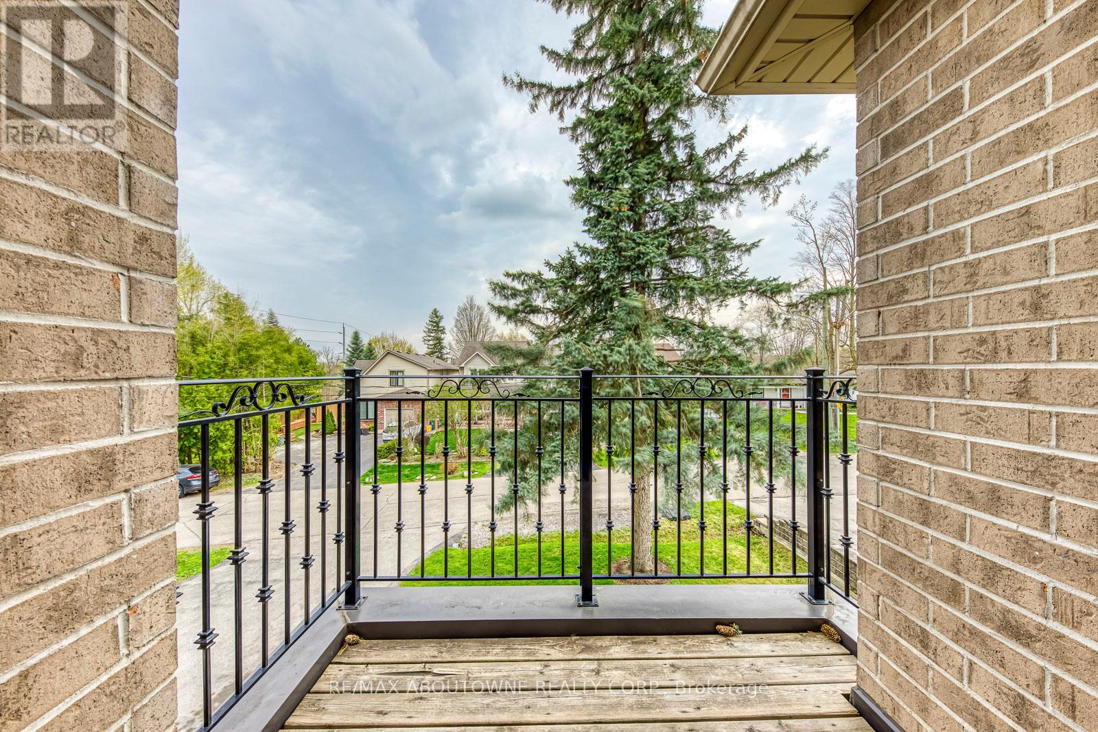 20 Vinegar Hill Street, Hamilton (Waterdown), Ontario  L0R 2H0 - Photo 30 - X12499516