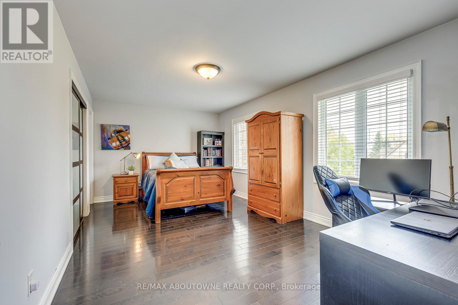 20 Vinegar Hill Street, Hamilton (Waterdown), Ontario  L0R 2H0 - Photo 36 - X12499516