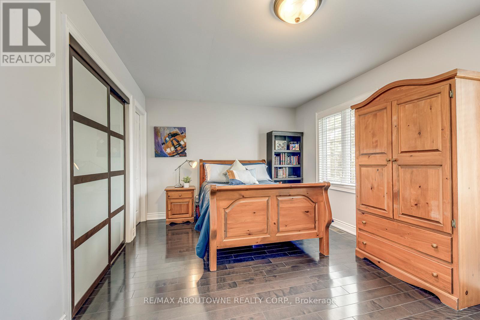 20 Vinegar Hill Street, Hamilton (Waterdown), Ontario  L0R 2H0 - Photo 37 - X12499516