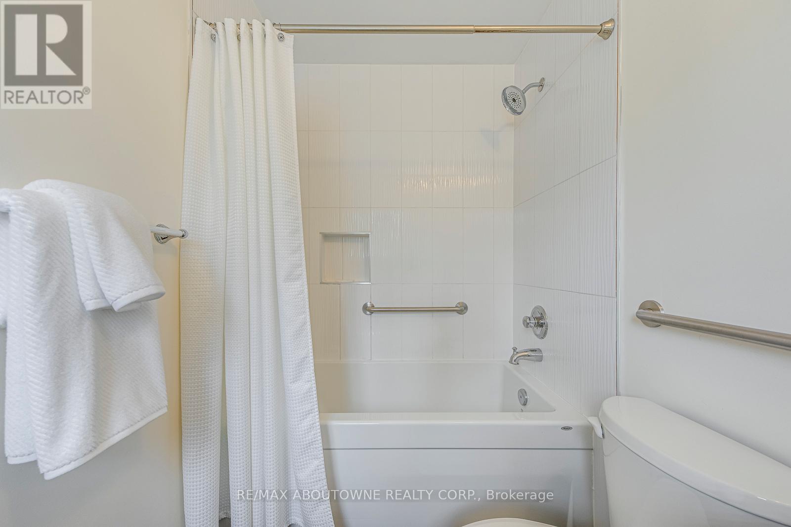 20 Vinegar Hill Street, Hamilton (Waterdown), Ontario  L0R 2H0 - Photo 39 - X12499516