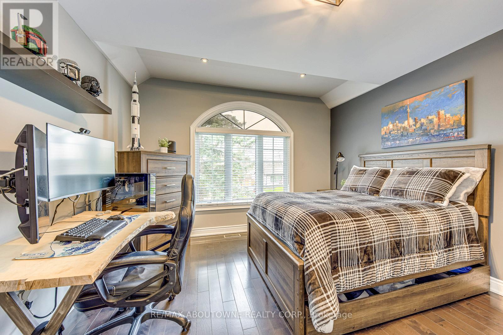 20 Vinegar Hill Street, Hamilton (Waterdown), Ontario  L0R 2H0 - Photo 41 - X12499516