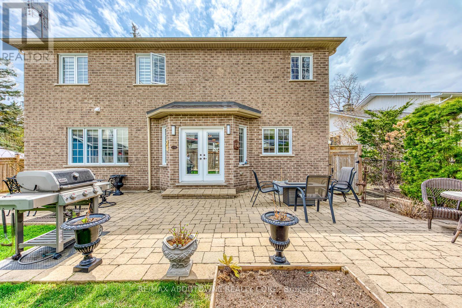 20 Vinegar Hill Street, Hamilton (Waterdown), Ontario  L0R 2H0 - Photo 50 - X12499516
