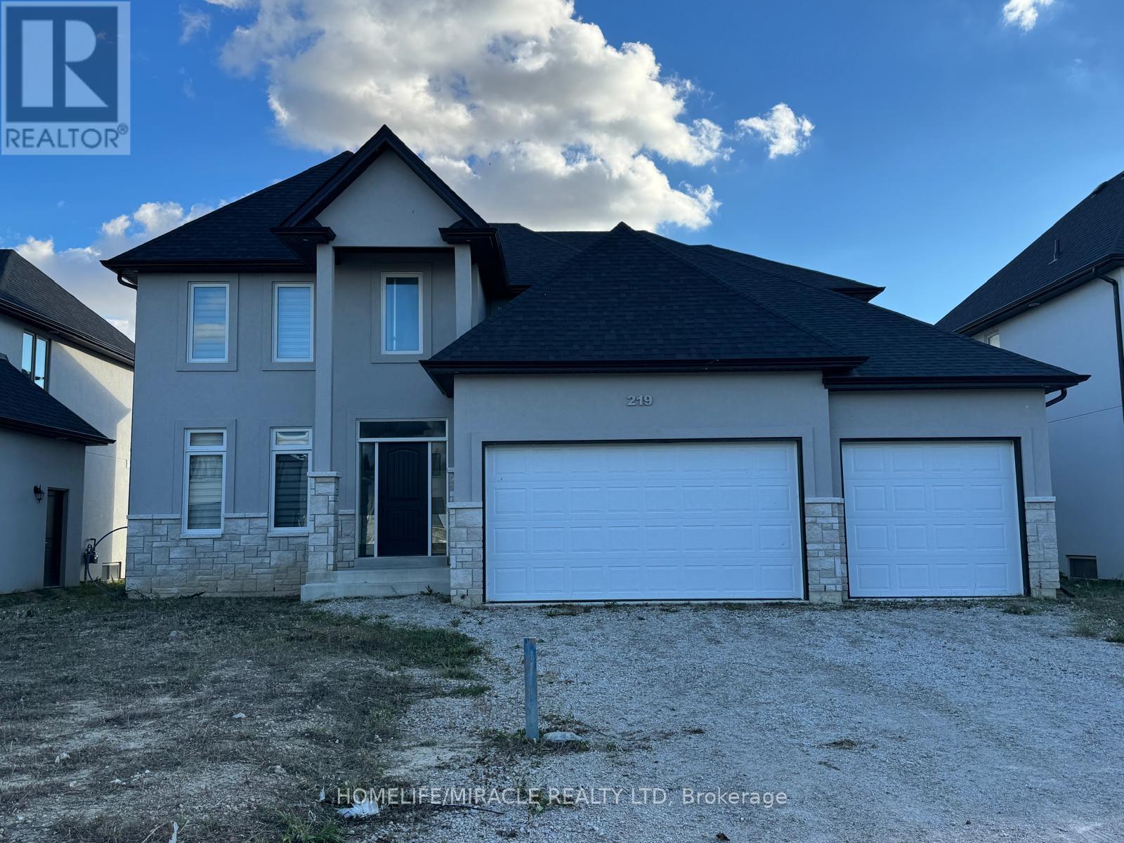 219 COWAN COURT, Amherstburg, Ontario