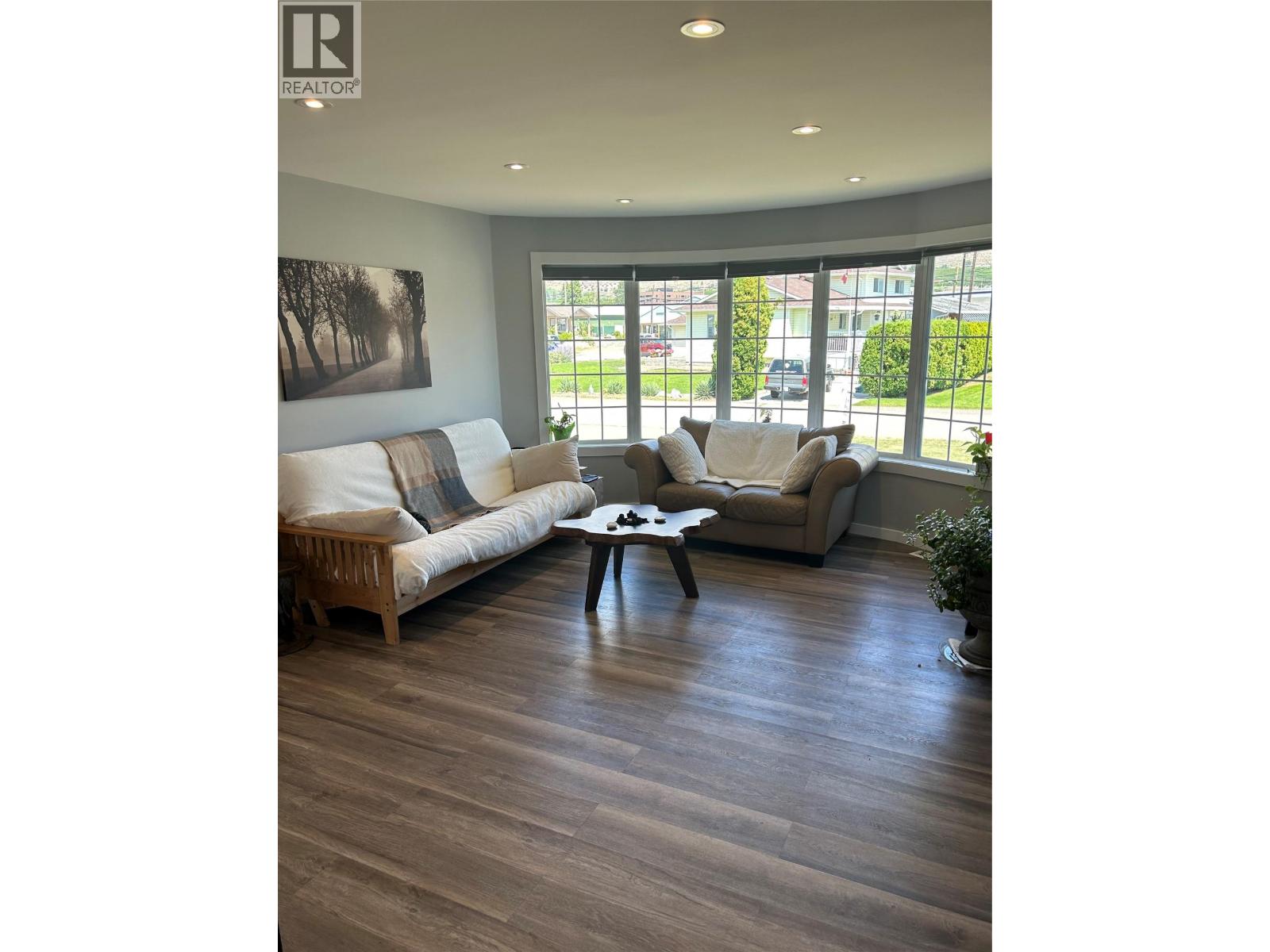 38 BAYVIEW Crescent Osoyoos Photo 4 38 BAYVIEW Crescent Osoyoos Photo 4