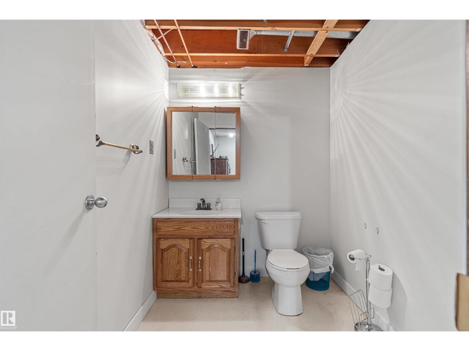 9807 165 Av Nw, Edmonton, Alberta  T5X 4Z1 - Photo 12 - E4464379