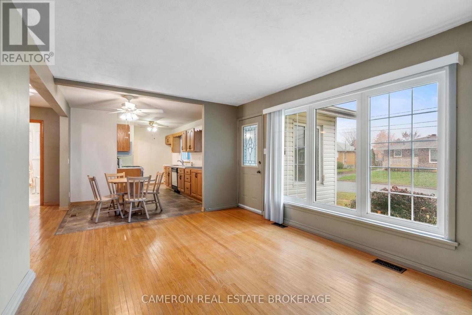 1337 Julie Street, Cornwall, Ontario  K6H 3M1 - Photo 3 - X12499550