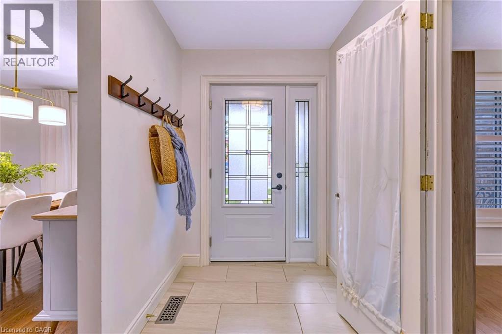 271 Newbury Drive, Kitchener, Ontario  N2N 3A3 - Photo 2 - 40770153