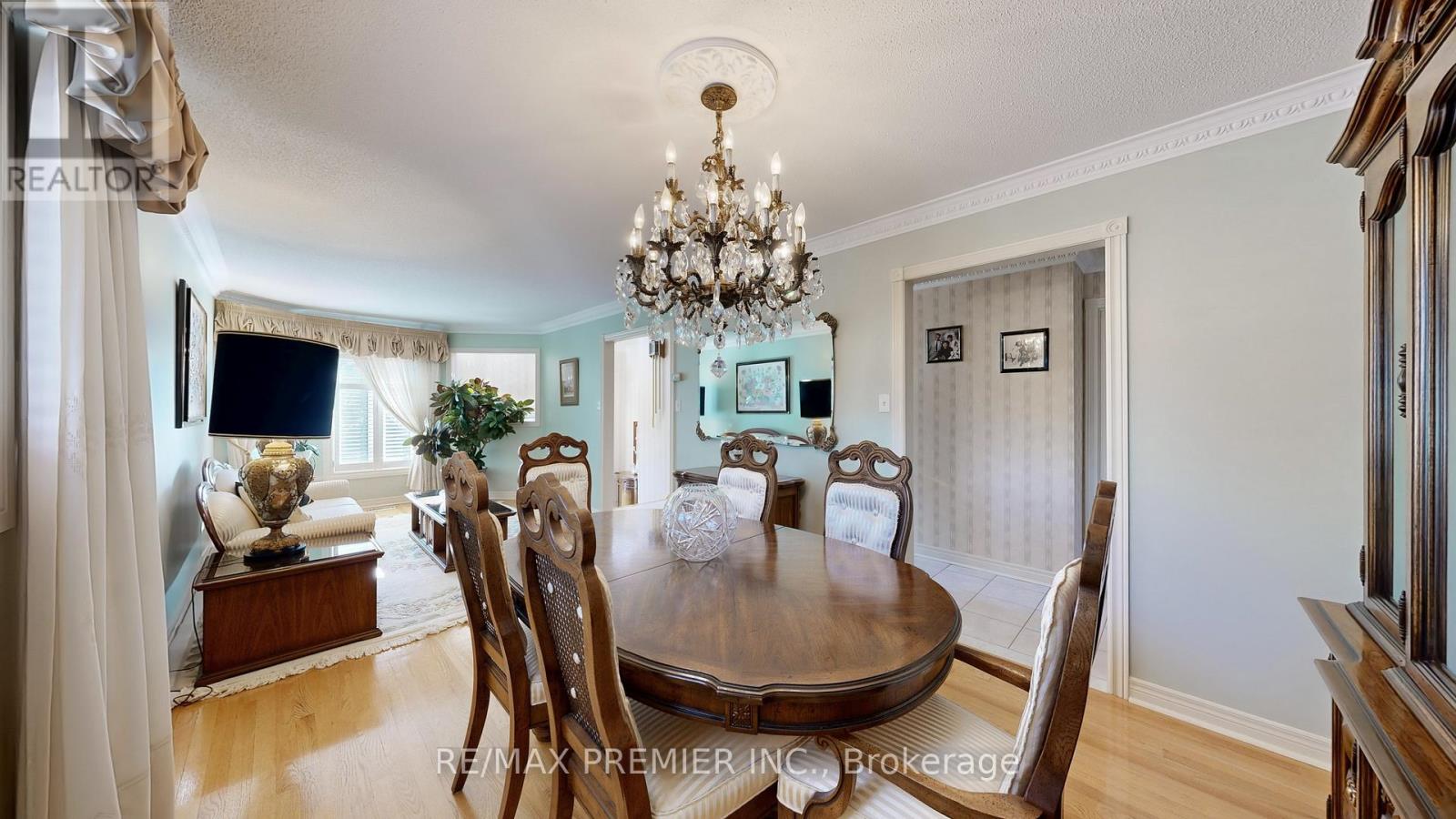 32 Veneto Drive, Vaughan (Vaughan Grove), Ontario  L4L 8X4 - Photo 11 - N12498102