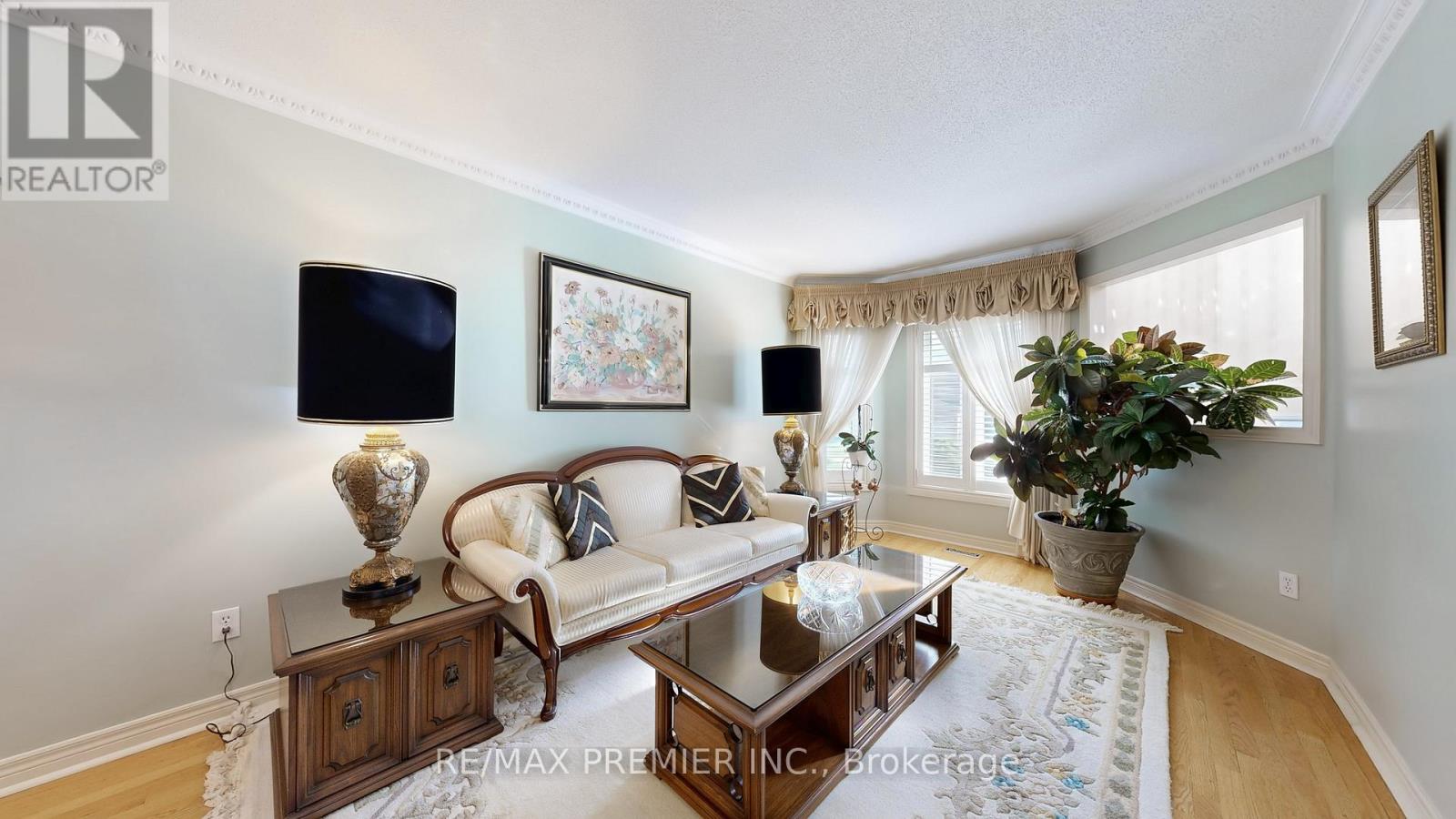 32 Veneto Drive, Vaughan (Vaughan Grove), Ontario  L4L 8X4 - Photo 13 - N12498102