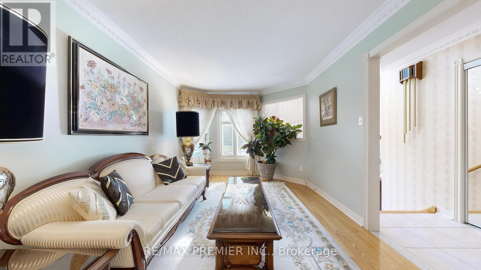 32 Veneto Drive, Vaughan (Vaughan Grove), Ontario  L4L 8X4 - Photo 14 - N12498102