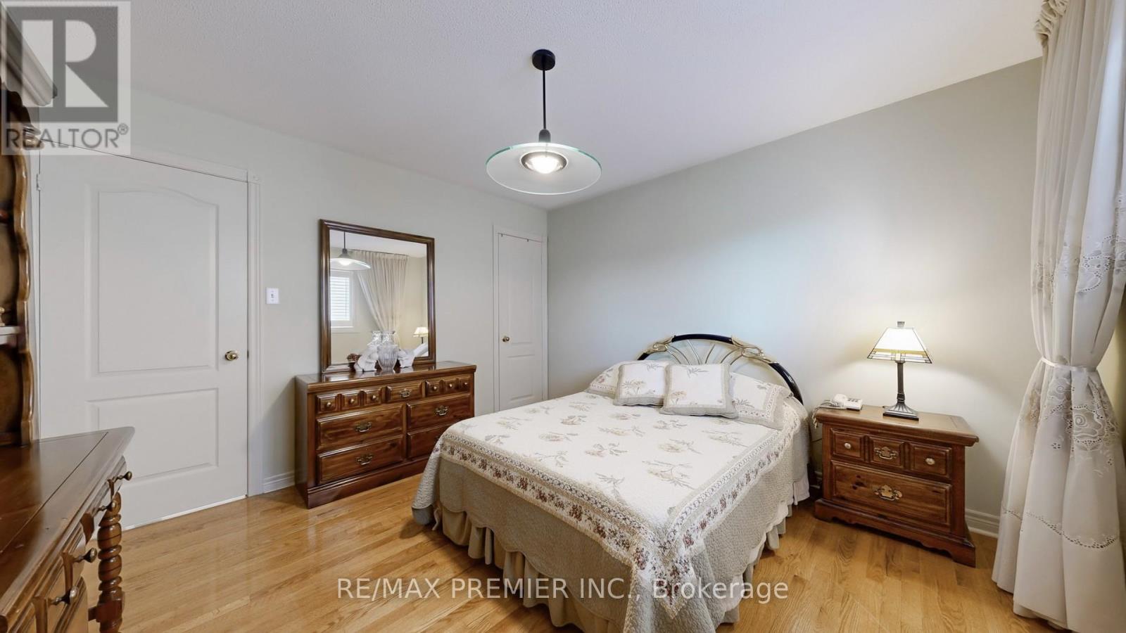 32 Veneto Drive, Vaughan (Vaughan Grove), Ontario  L4L 8X4 - Photo 19 - N12498102