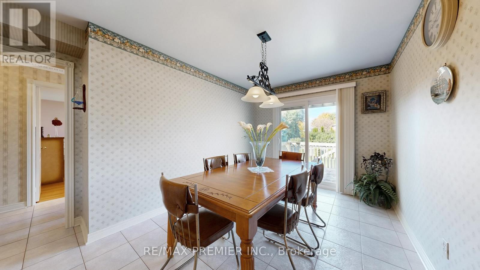 32 Veneto Drive, Vaughan (Vaughan Grove), Ontario  L4L 8X4 - Photo 3 - N12498102