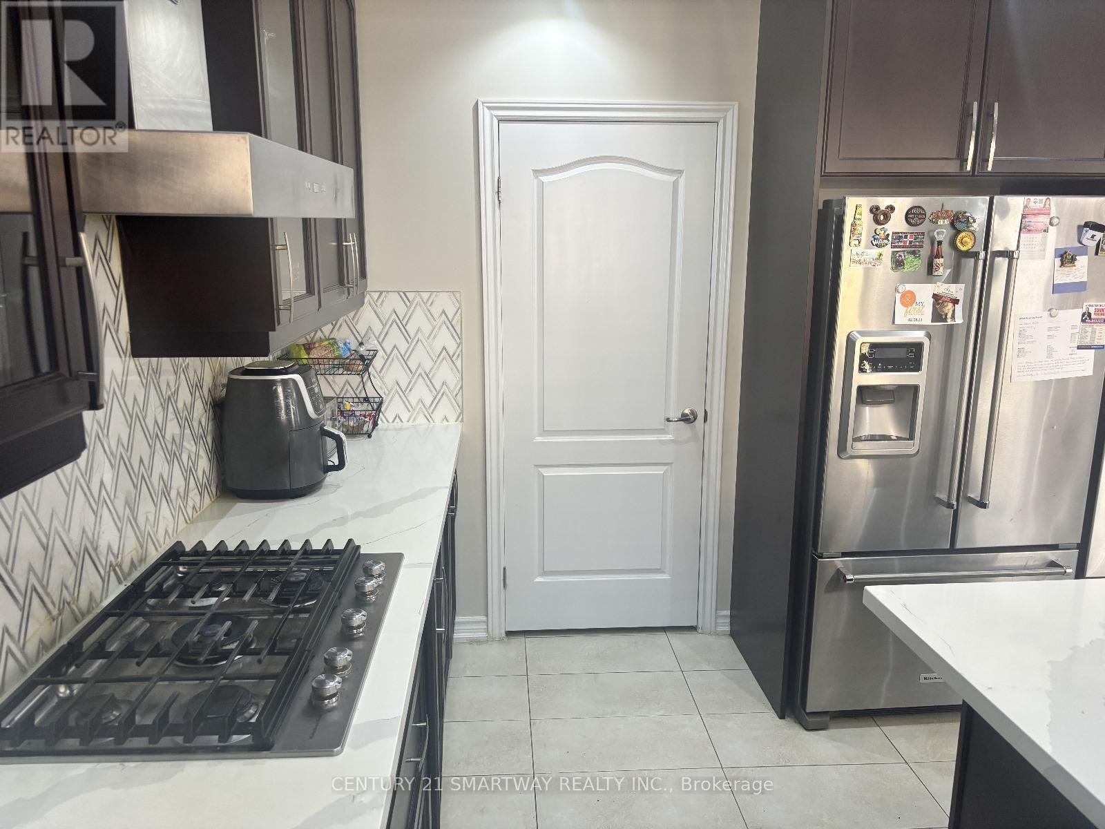 25 Bucksaw Street, Brampton (Northwest Brampton), Ontario  L7A 0G4 - Photo 6 - W12499414