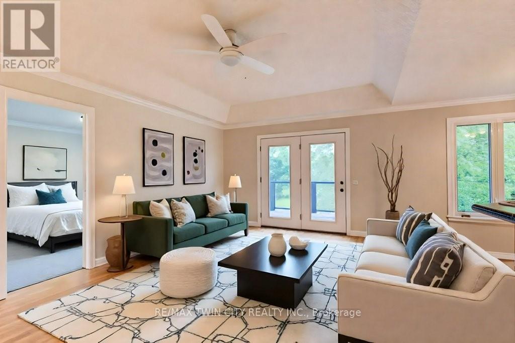 670 Salzburg Drive, Waterloo, Ontario  N2V 2N8 - Photo 10 - X12484376