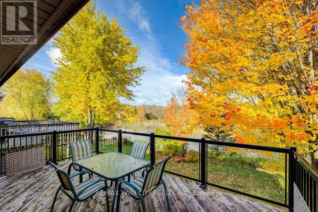 670 Salzburg Drive, Waterloo, Ontario  N2V 2N8 - Photo 39 - X12484376