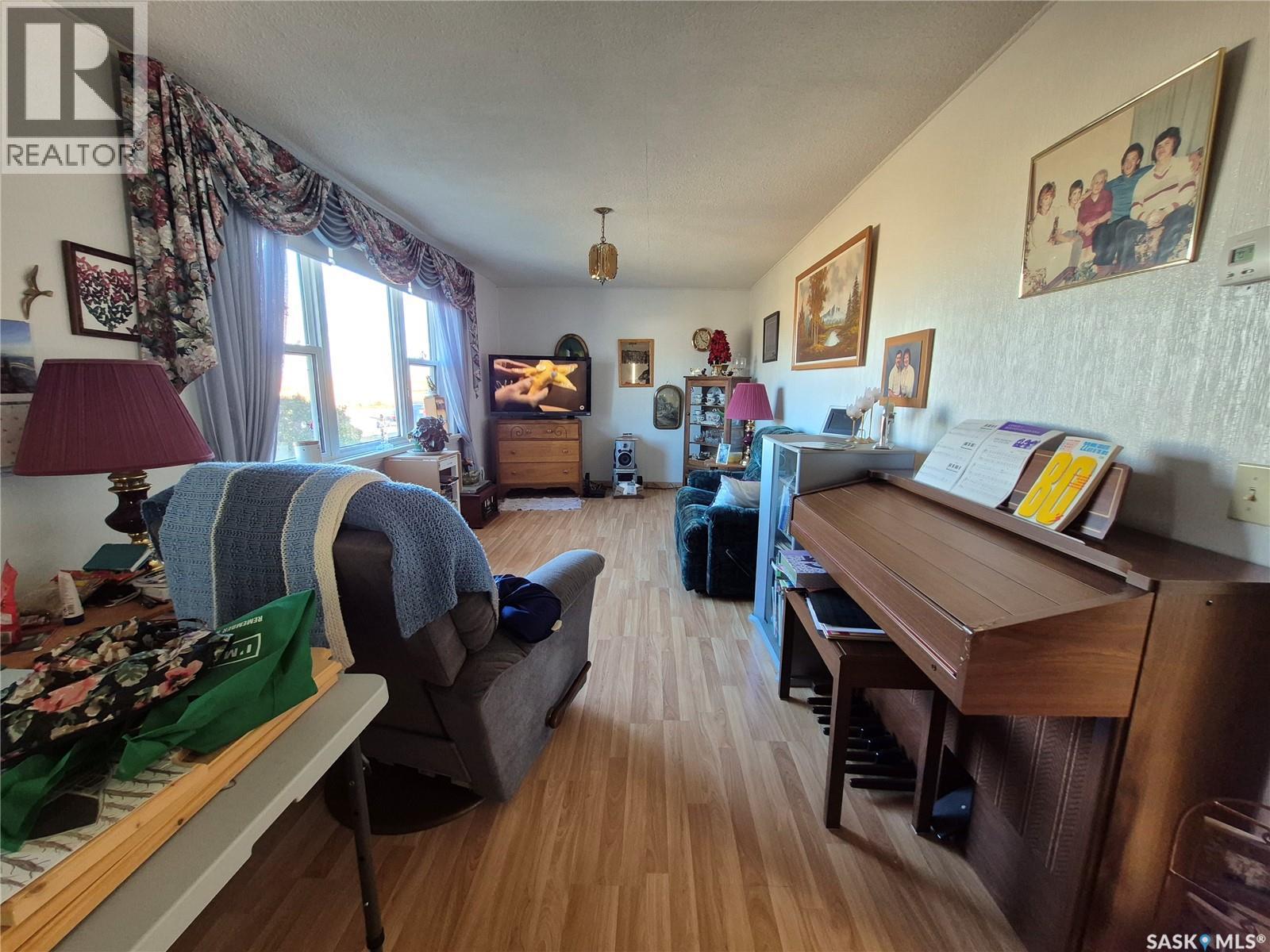 500 2nd Avenue E, Kyle, Saskatchewan  S0L 1T0 - Photo 9 - SK022179