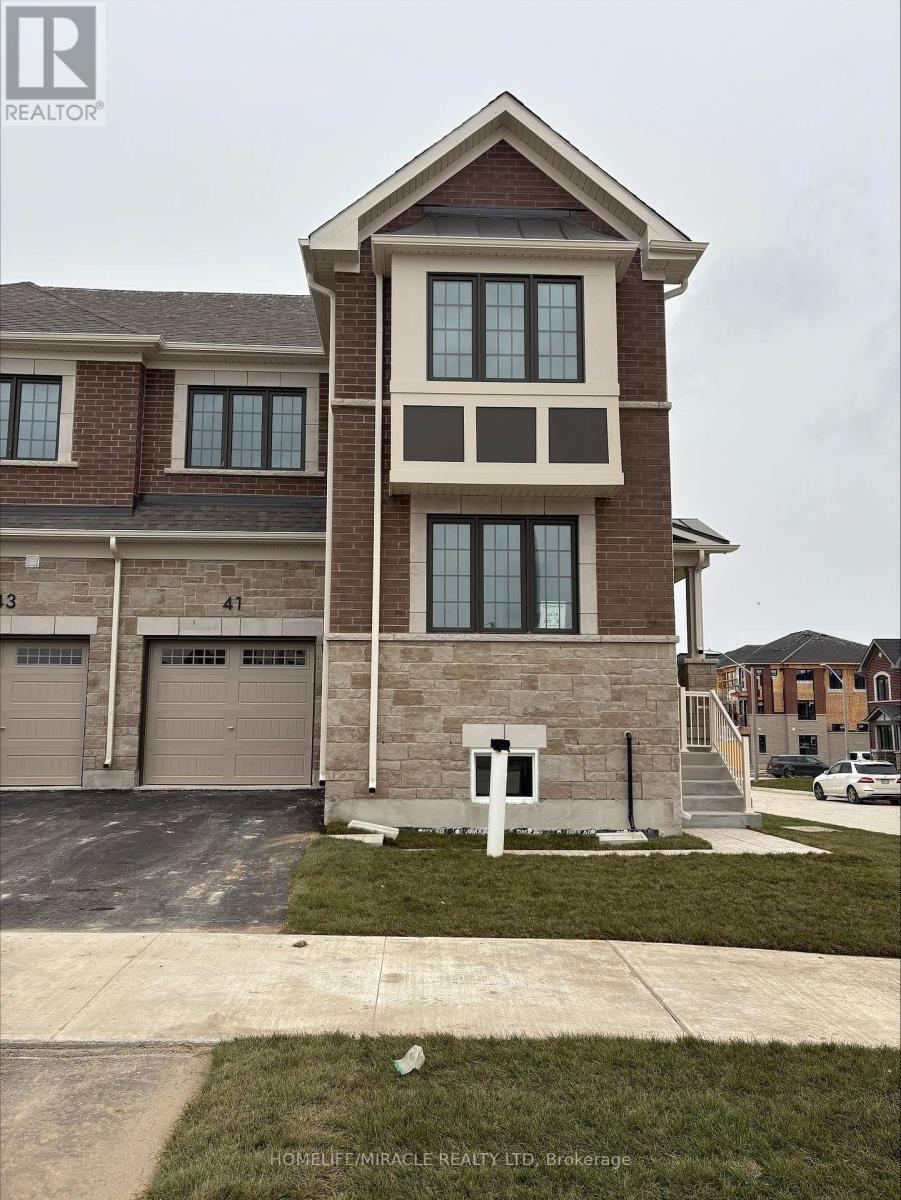 41 Lower Street, Barrie, Ontario  L9J 1B3 - Photo 4 - S12499534