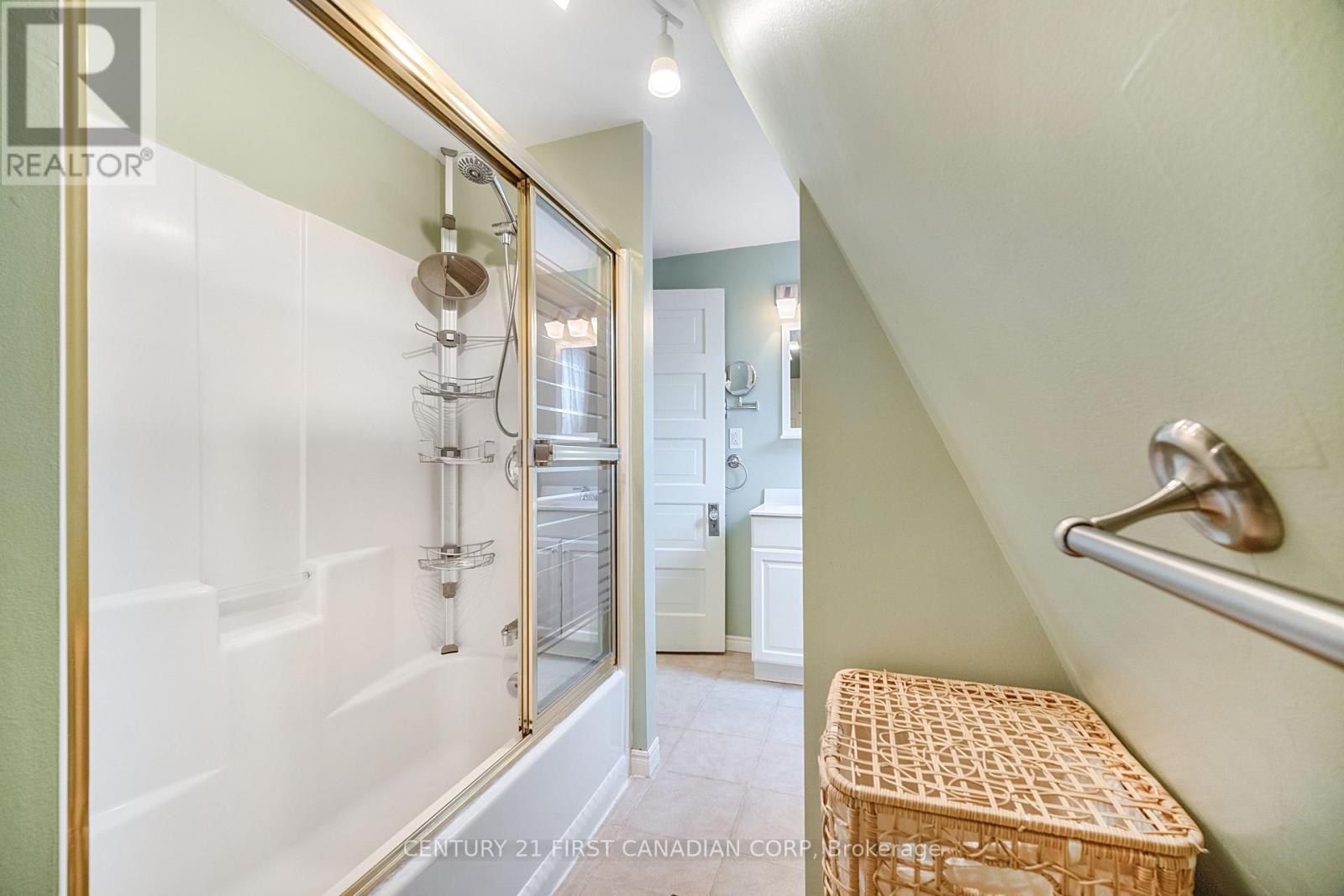 Photo 14 of 26 for 171 Mount Pleasant Avenue