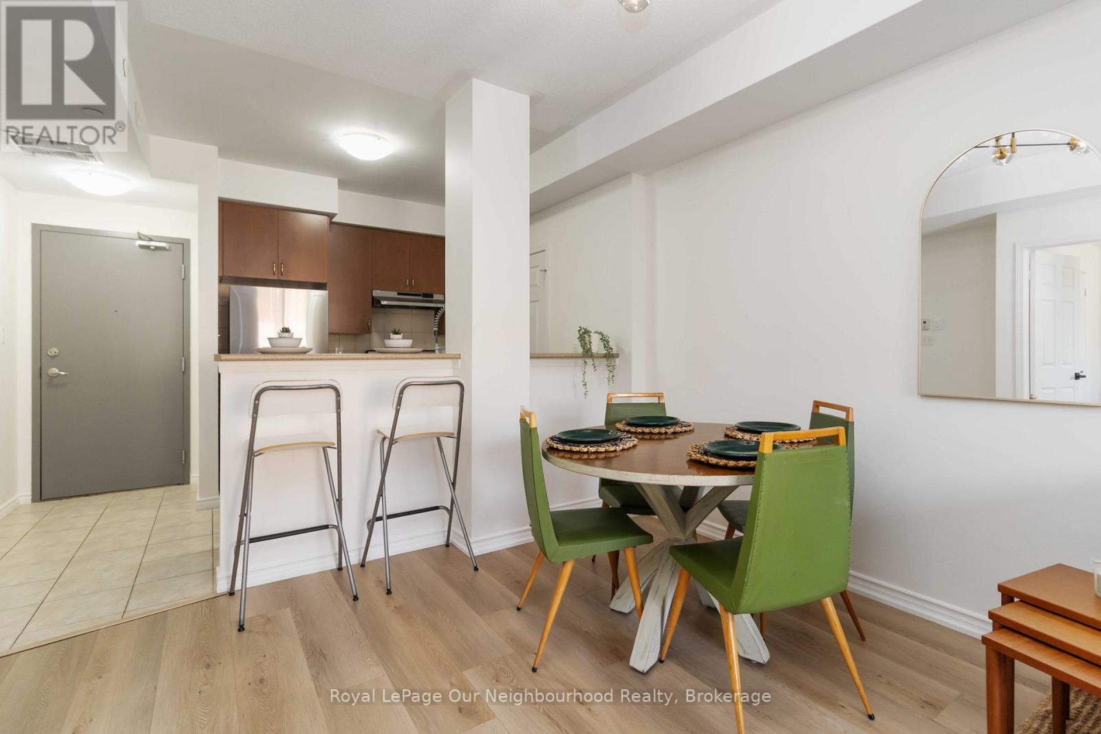 201 - 3075 Thomas Street, Mississauga (Churchill Meadows), Ontario  L5M 0M4 - Photo 5 - W12499652