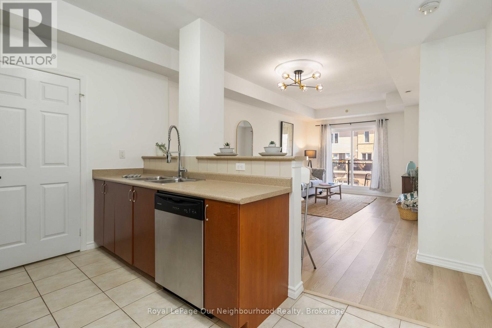 201 - 3075 Thomas Street, Mississauga (Churchill Meadows), Ontario  L5M 0M4 - Photo 9 - W12499652