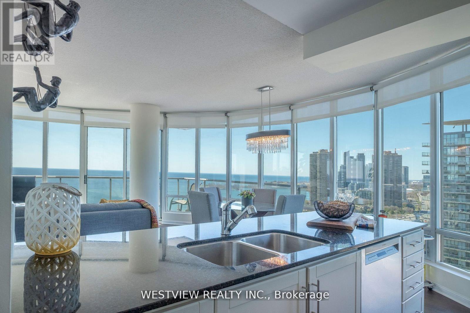 2610 - 15 Windermere Avenue, Toronto, Ontario  M6S 5A2 - Photo 12 - W12499522