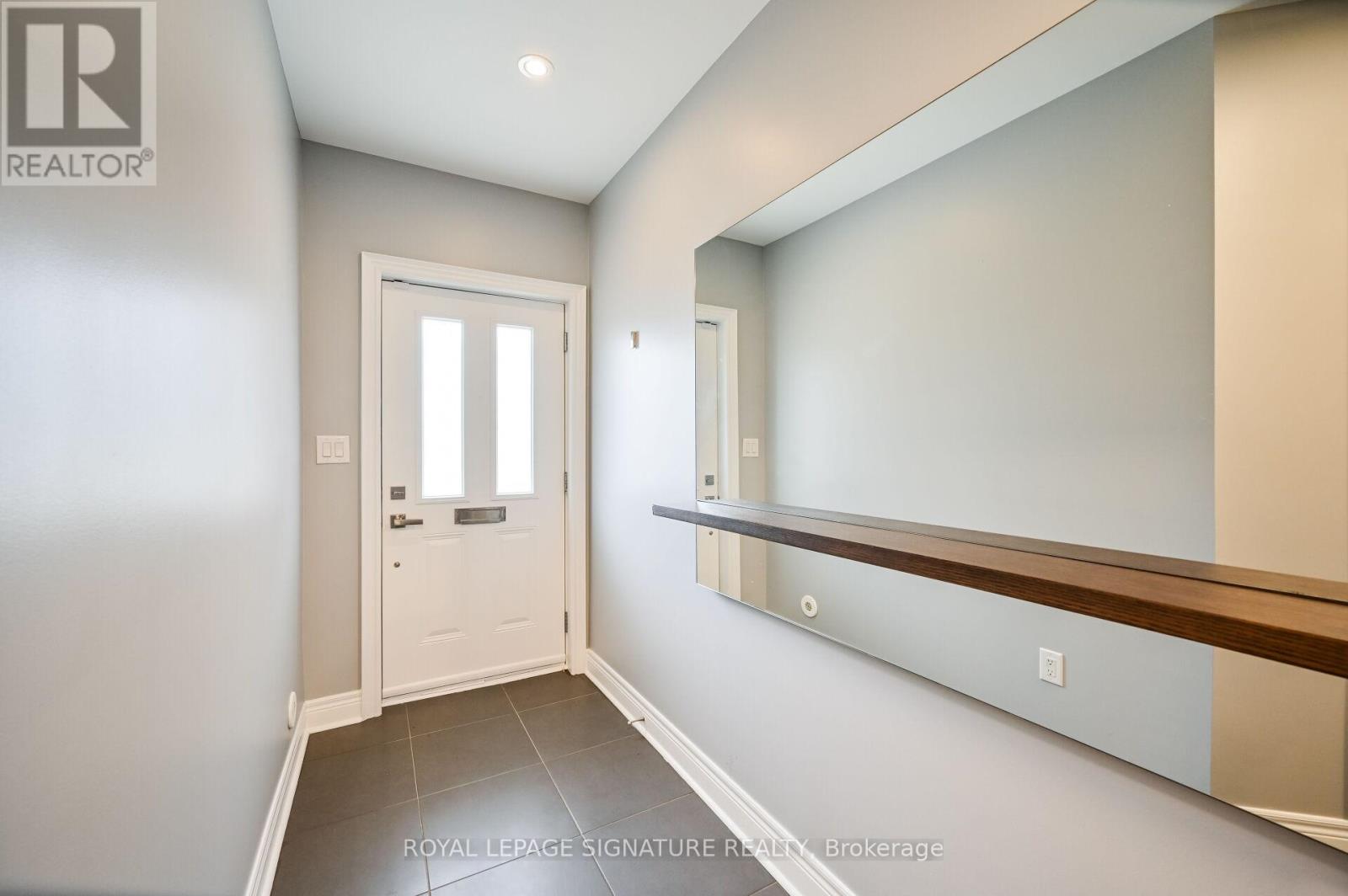 1809 Pagehurst Avenue, Mississauga, Ontario  L4X 1Y6 - Photo 3 - W12499524