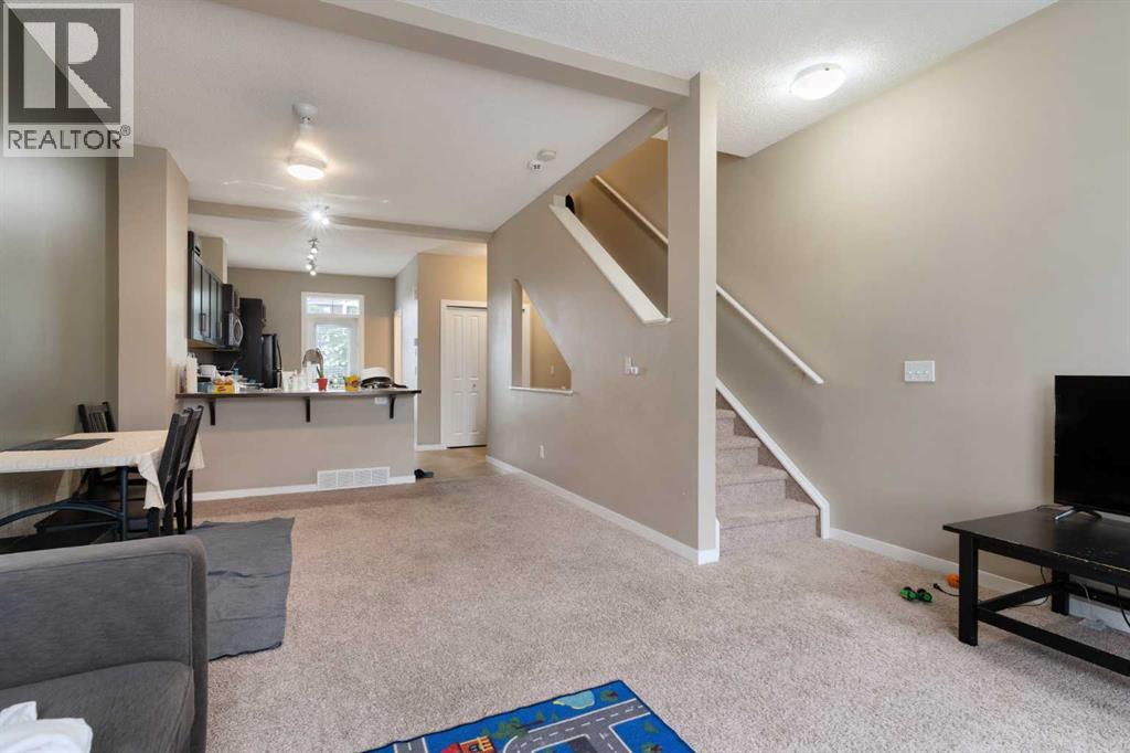 172 New Brighton Point Se, Calgary, Alberta T2Z 1B7 - Photo 7 - A2244520