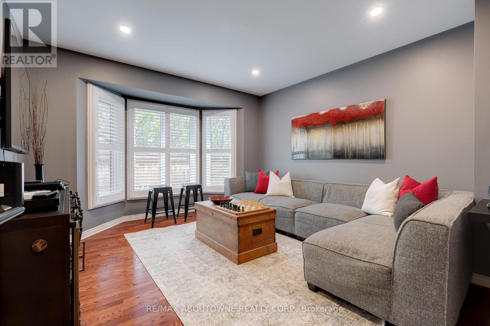 1586 Heritage Way, Oakville, Ontario  L6M 2Z5 - Photo 19 - W12495660