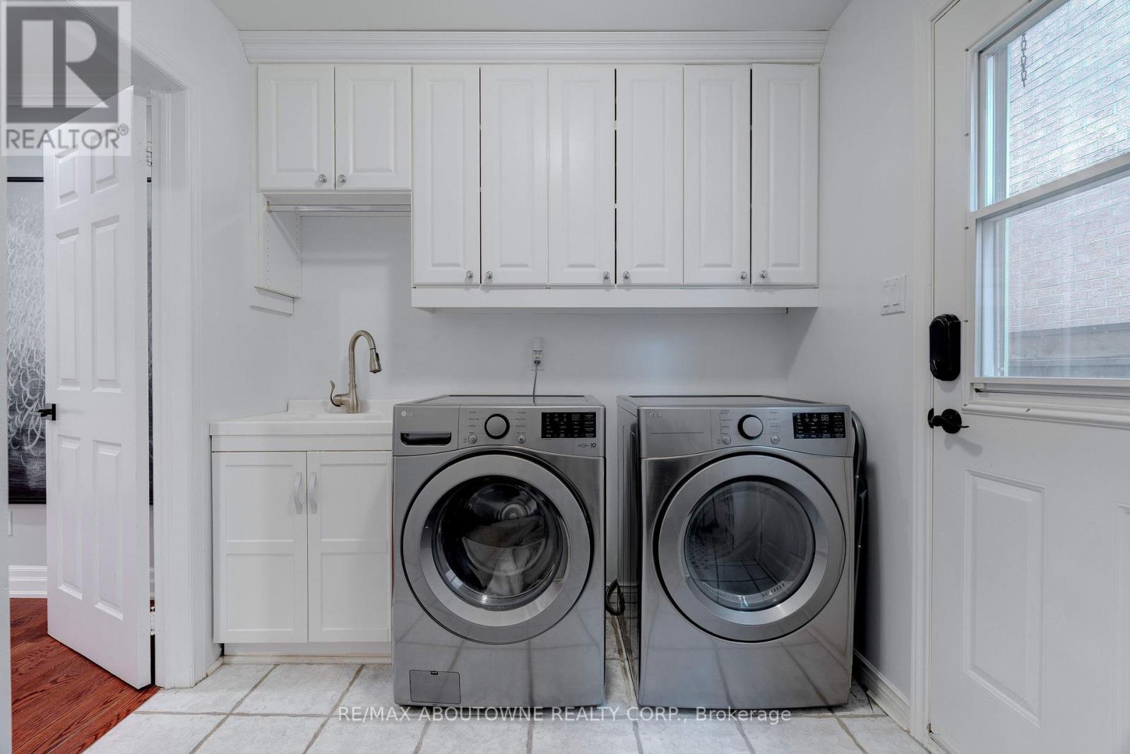 1586 Heritage Way, Oakville, Ontario  L6M 2Z5 - Photo 21 - W12495660