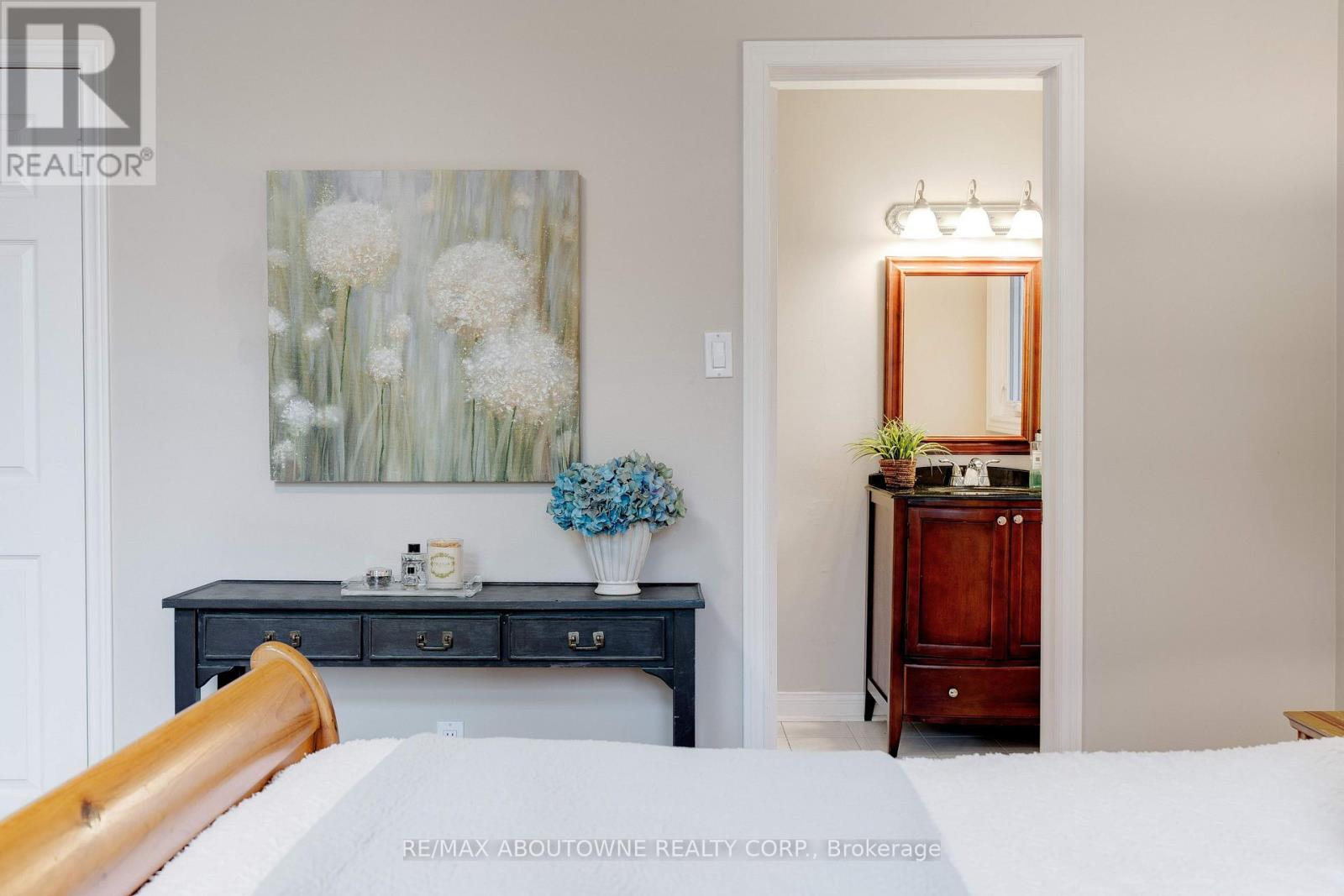 1586 Heritage Way, Oakville, Ontario  L6M 2Z5 - Photo 30 - W12495660