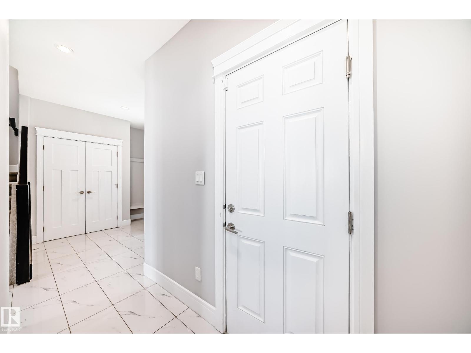 8579 Cushing Pl Sw, Edmonton, Alberta  T6W 3R4 - Photo 5 - E4464384