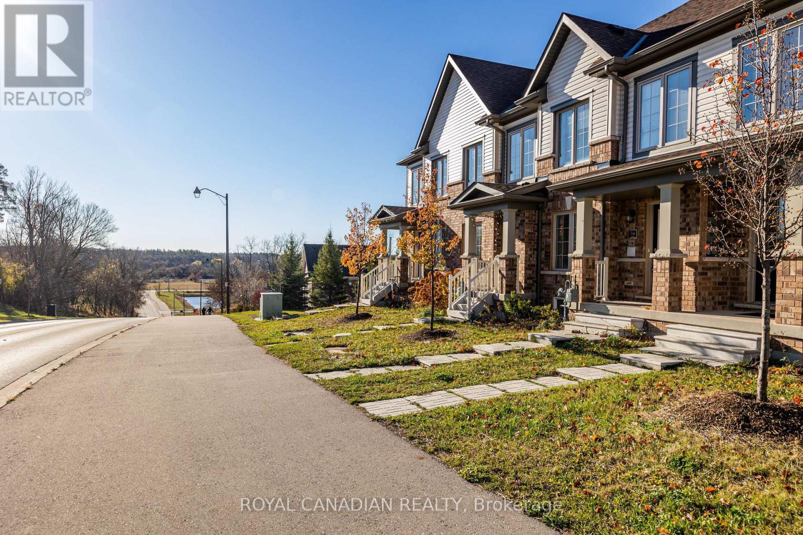 764 Linden Drive, Cambridge, Ontario  N3H 0E3 - Photo 2 - X12499546