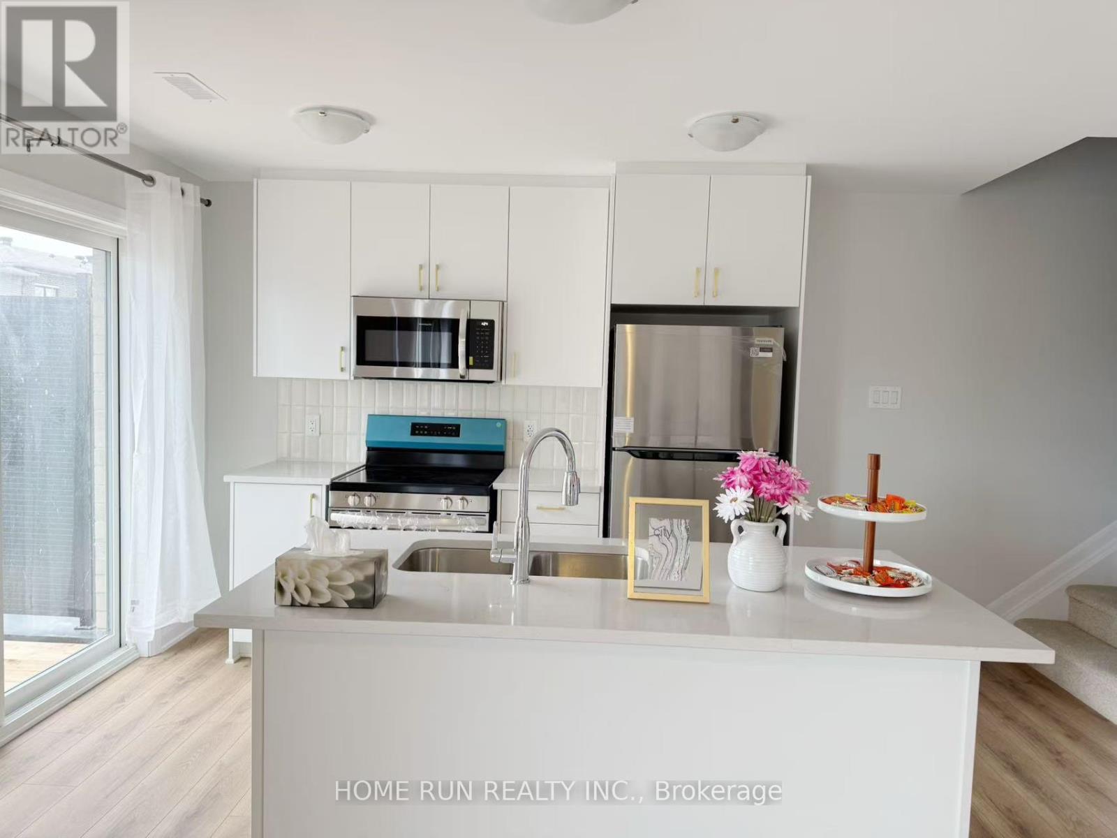 1021 Creekway Private, Ottawa, Ontario  K2T 0T1 - Photo 2 - X12477229