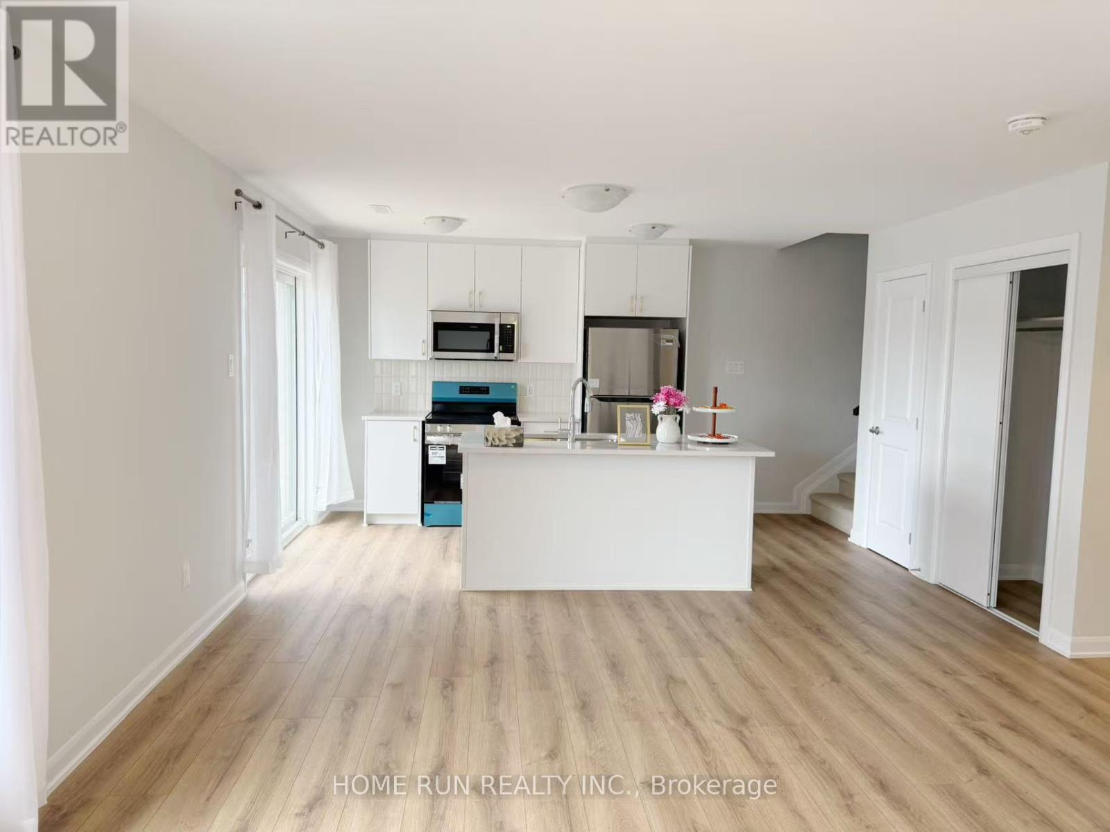 1021 Creekway Private, Ottawa, Ontario  K2T 0T1 - Photo 6 - X12477229