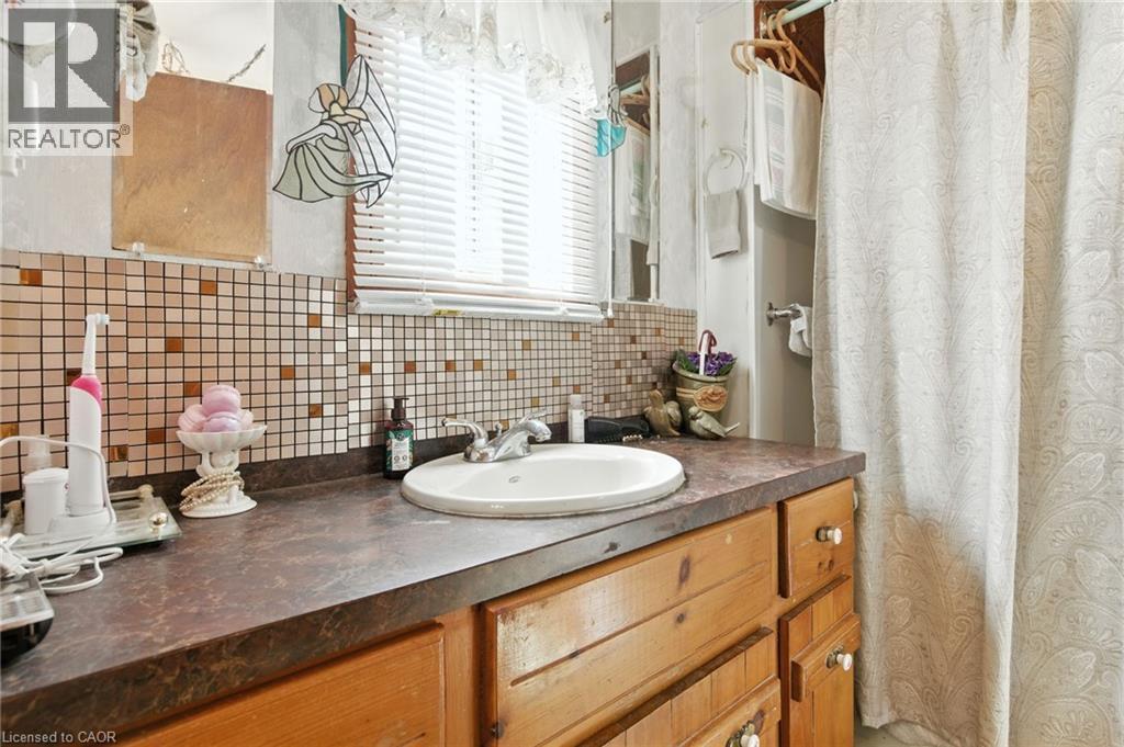 11 Main Avenue E, Fisherville, Ontario  N0A 1G0 - Photo 13 - 40769045