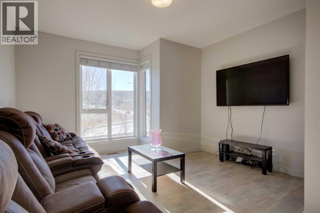 7018 34 Avenue Nw, Calgary, Alberta  T3B 6E8 - Photo 7 - A2267760